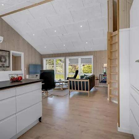 Ebertine - 740m To The Fjord By Interhome Storvorde