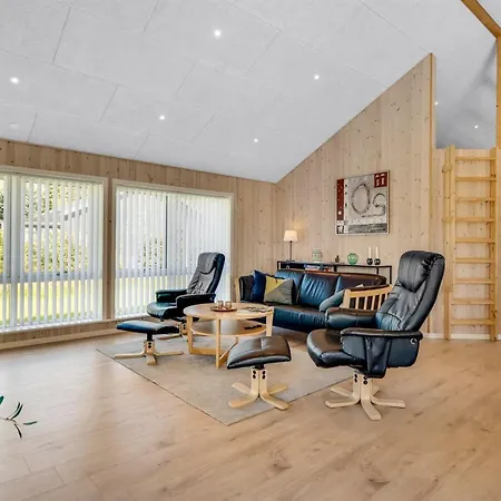 Ebertine - 740m To The Fjord By Interhome