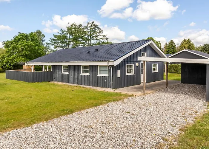 Ebertine - 740m To The Fjord By Interhome