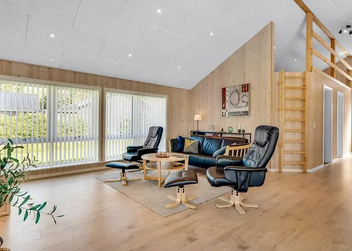 Ebertine - 740m To The Fjord By Interhome